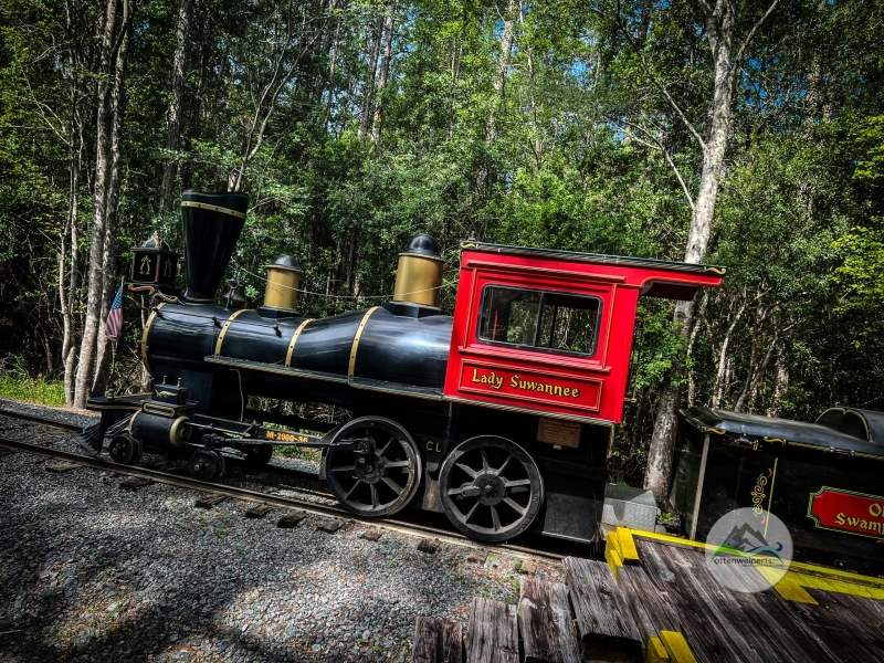 24762